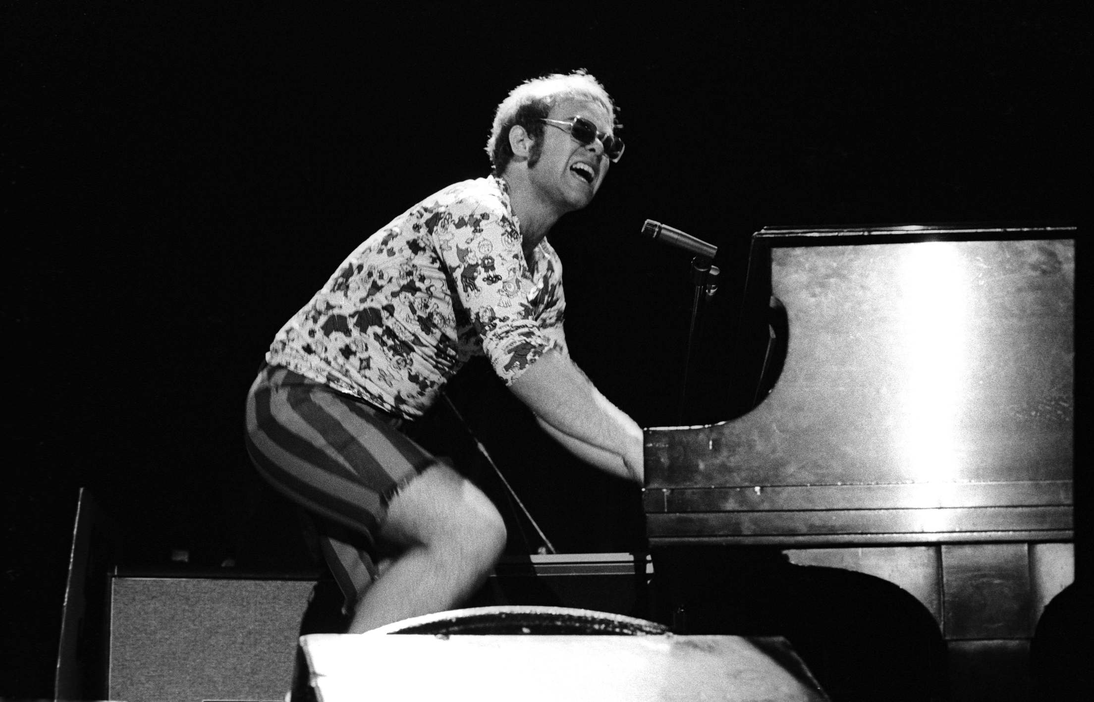 Elton John lanzó una serie de conciertos online RADIO Online